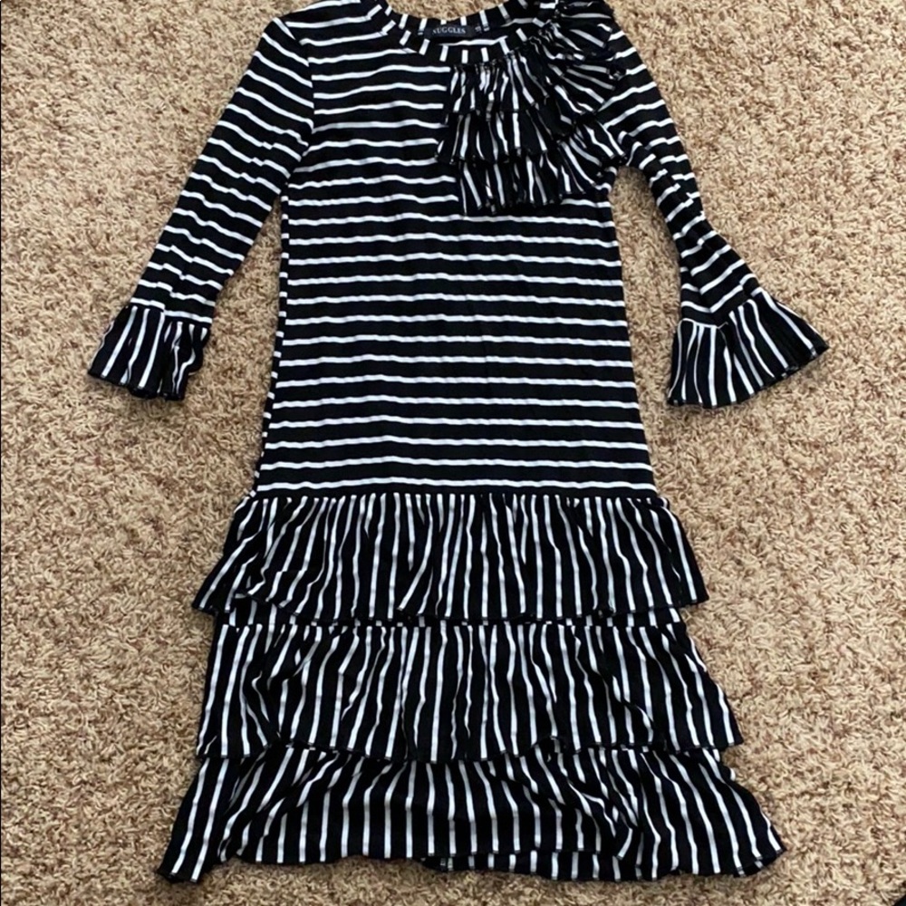 Nuggles black & white dress.